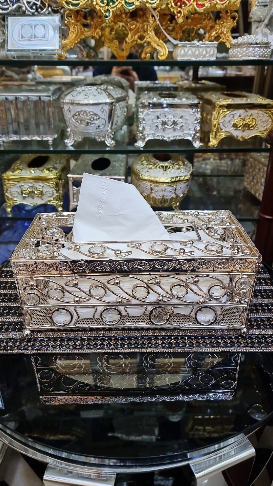 Tissue box