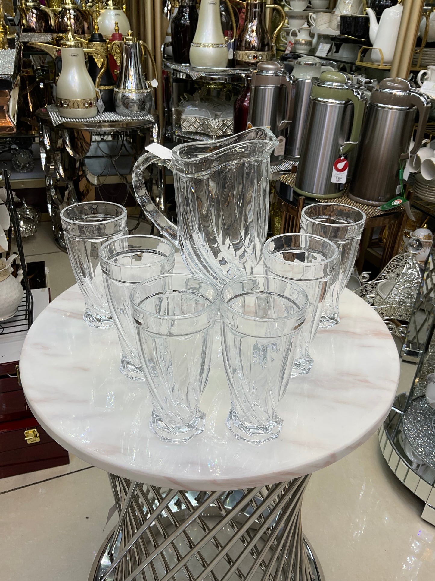 Water set, a jug and 6 glasses