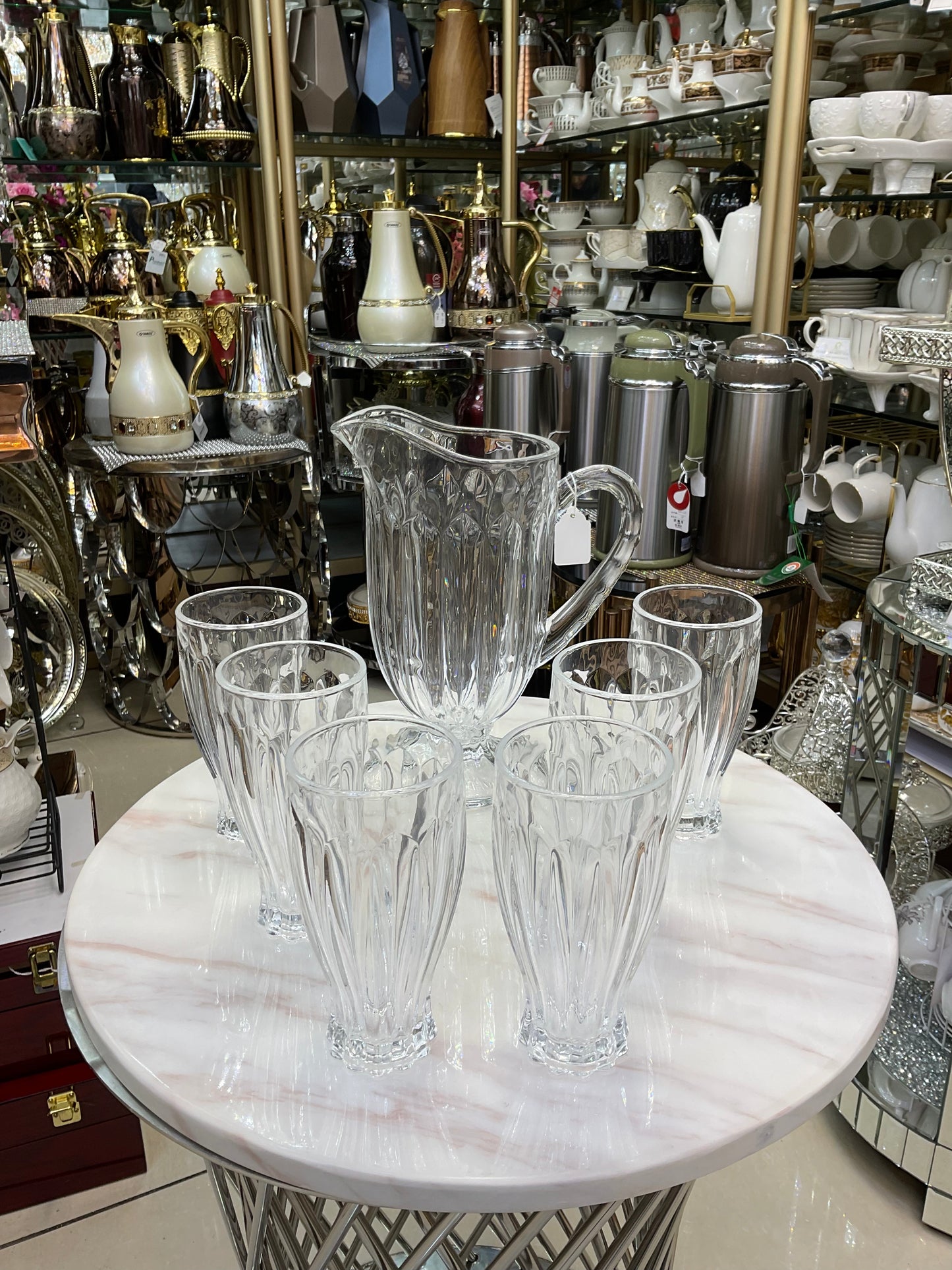 Water set, a jug and 6 glasses