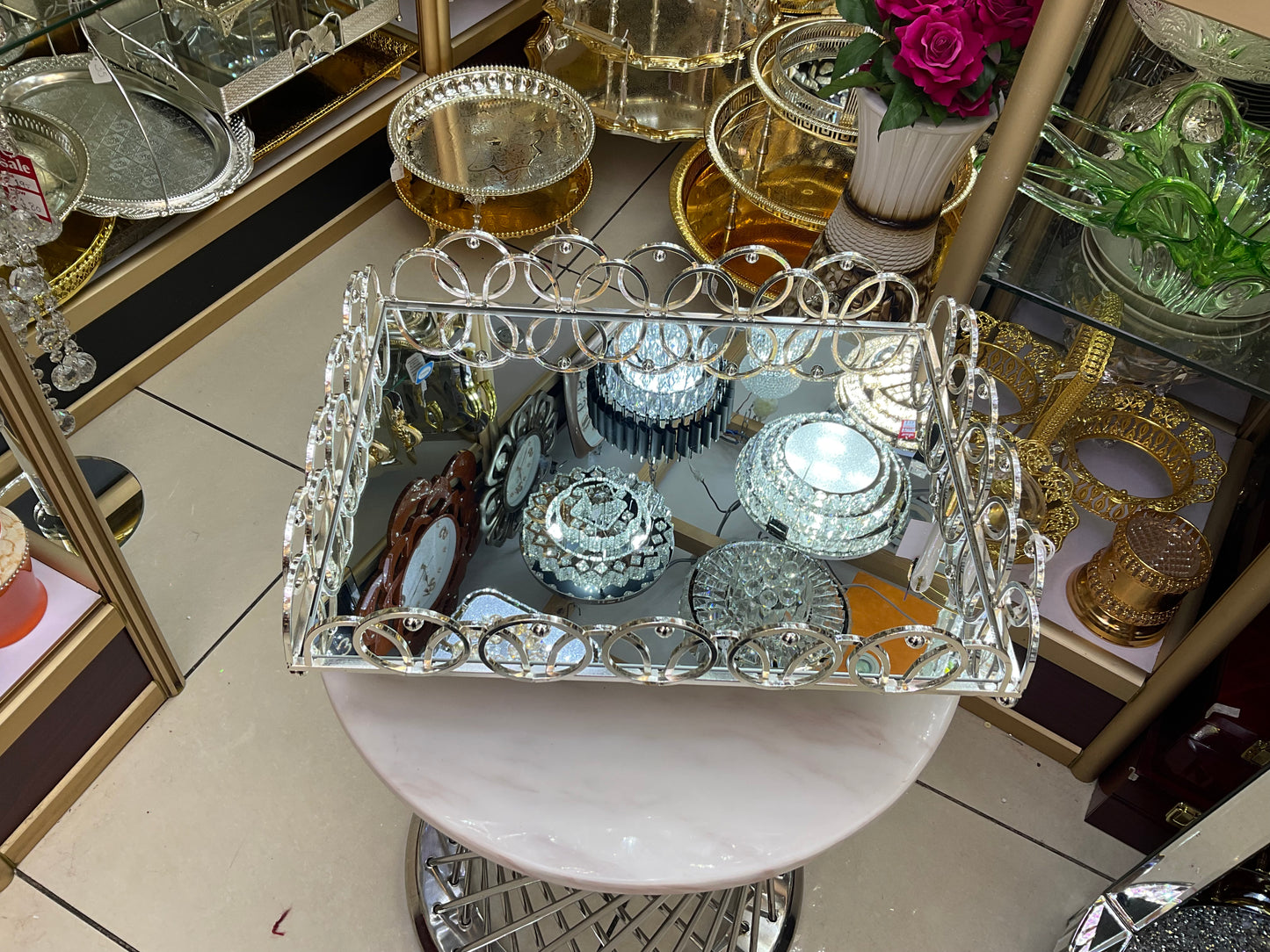 Rectangular mirror tray