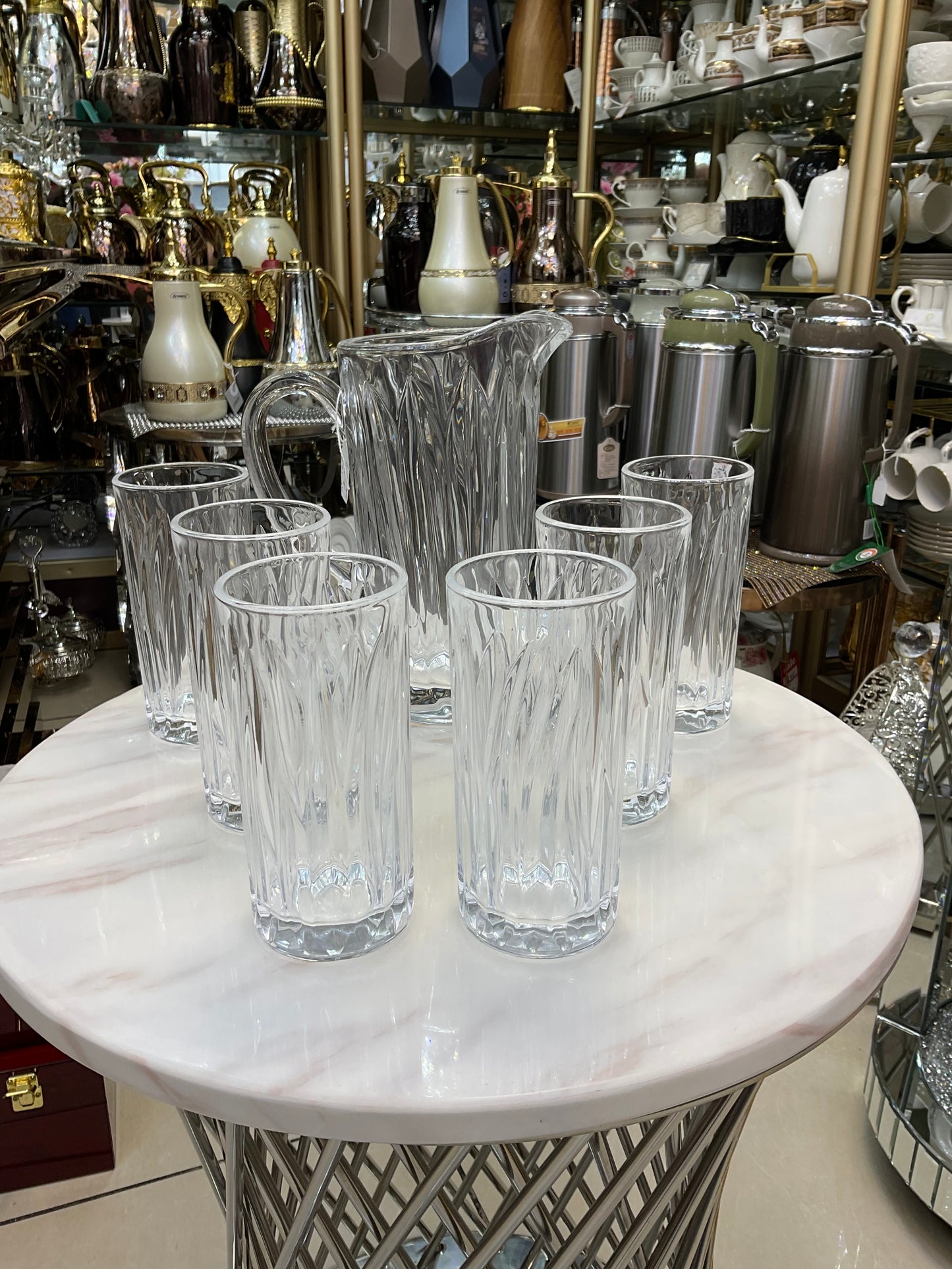 Water set, a jug and 6 glasses